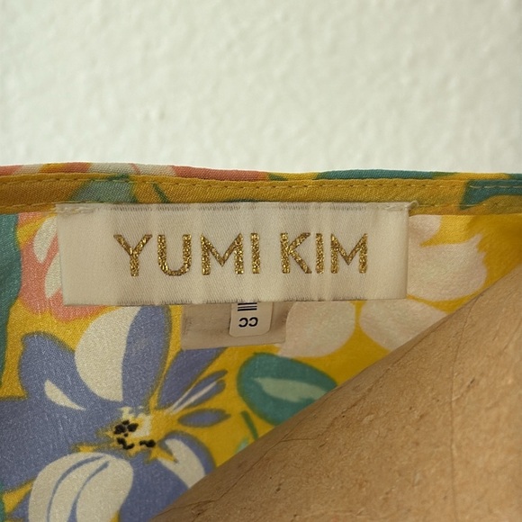 Yumi Kim as S Happy Days Thats a Wrap Top Yellow Floral Wrap Blouse 100% silk - Picture 5 of 8